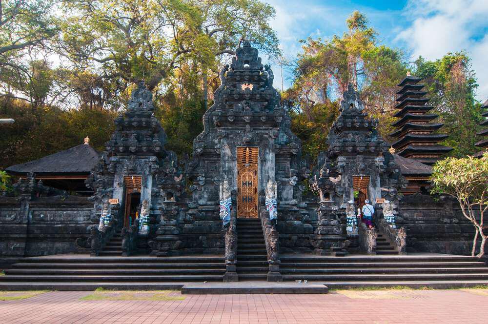 Goa-Lawah.jpg